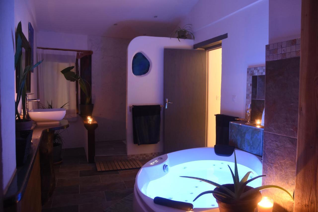 Le Nid De La Bueges Apartment