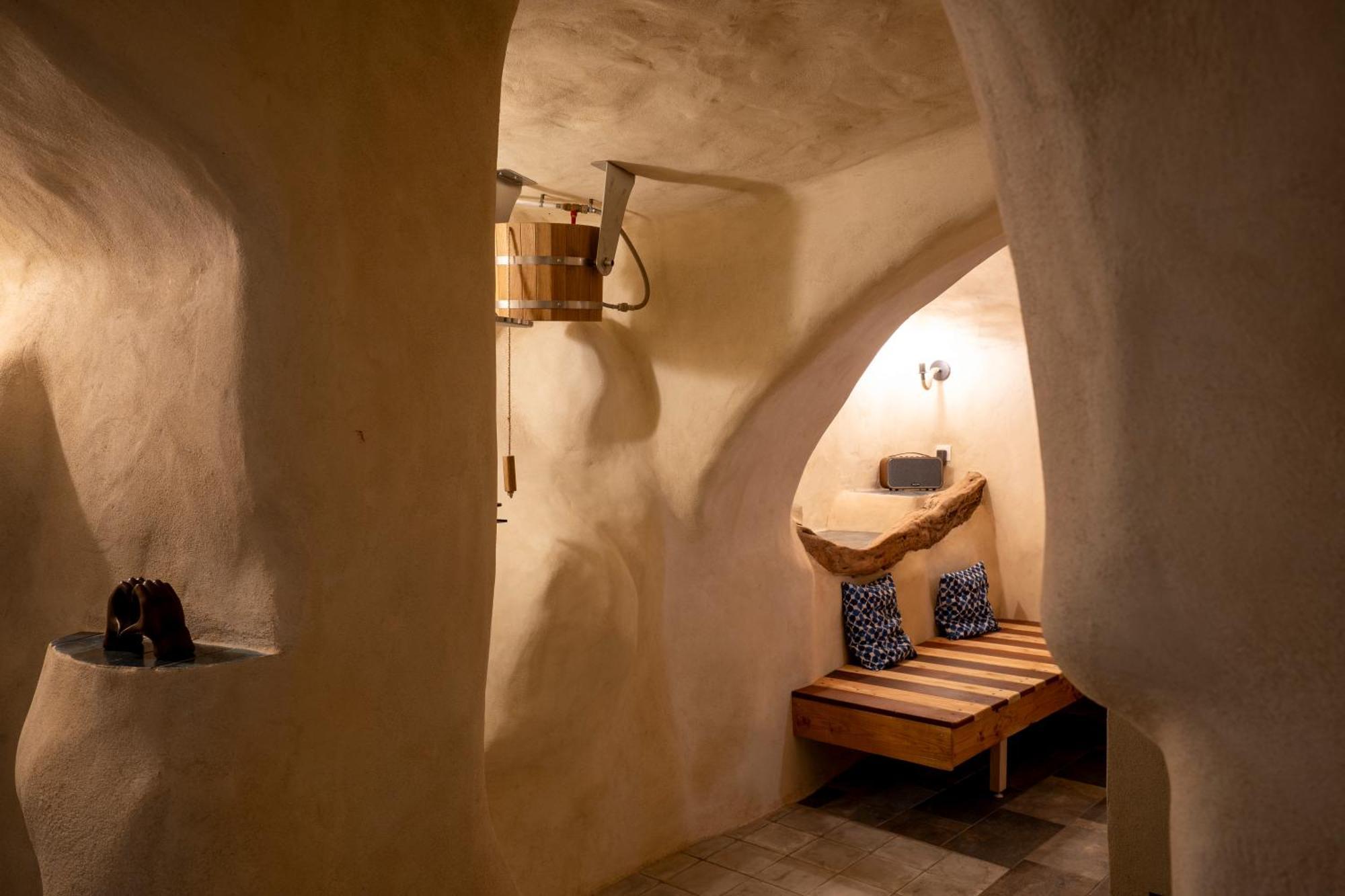 Le Nid De La Bueges Apartment